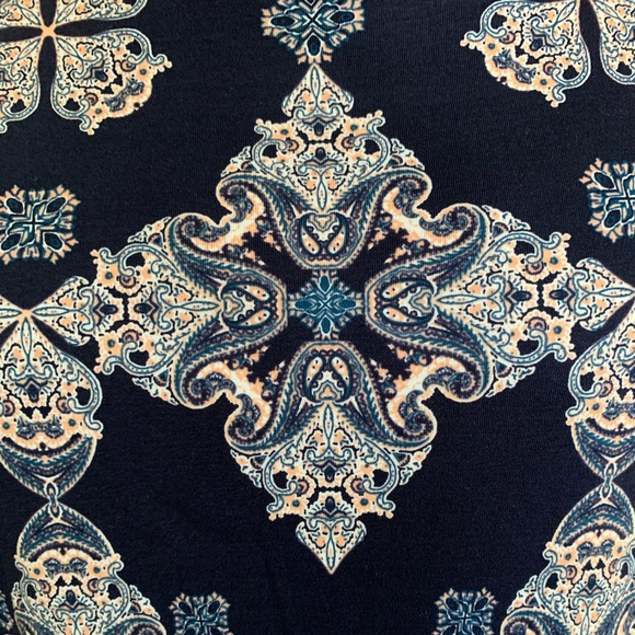 SUMMER 🌴 New York and Company Geometric Patterned Dress - Picture 5 of 5